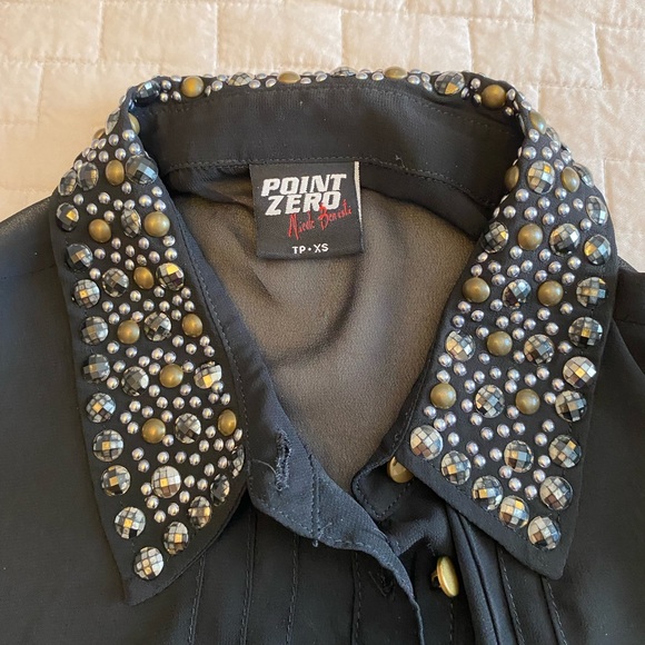 Free add on * Classy shear top with embellishment - Picture 2 of 4